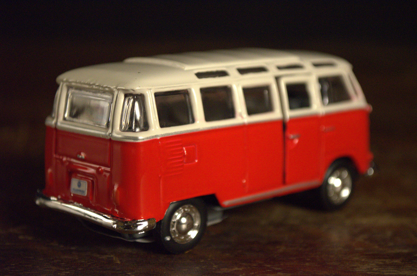 Red Volkswagen Van Samba Die Cast 1/40 Scale