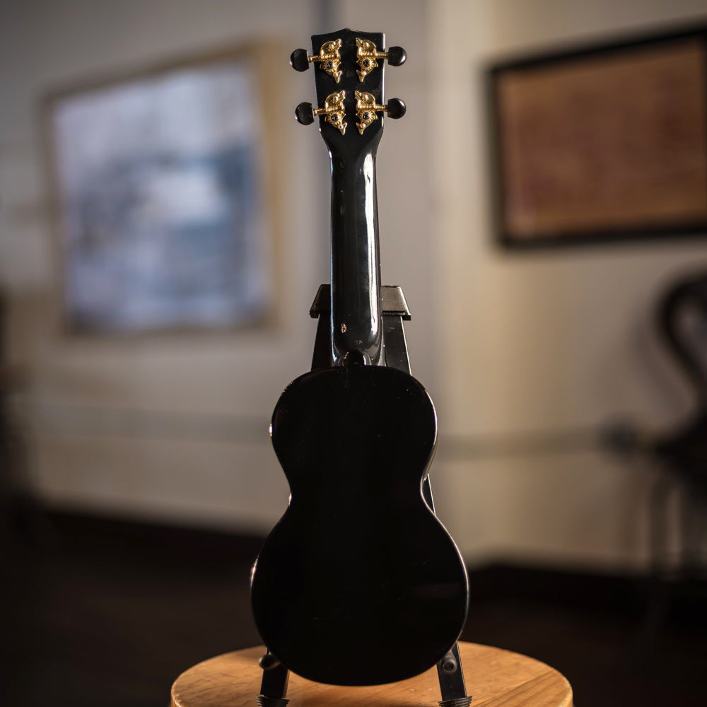 Mahalo Art Series Ukulele, Soprano, Skull