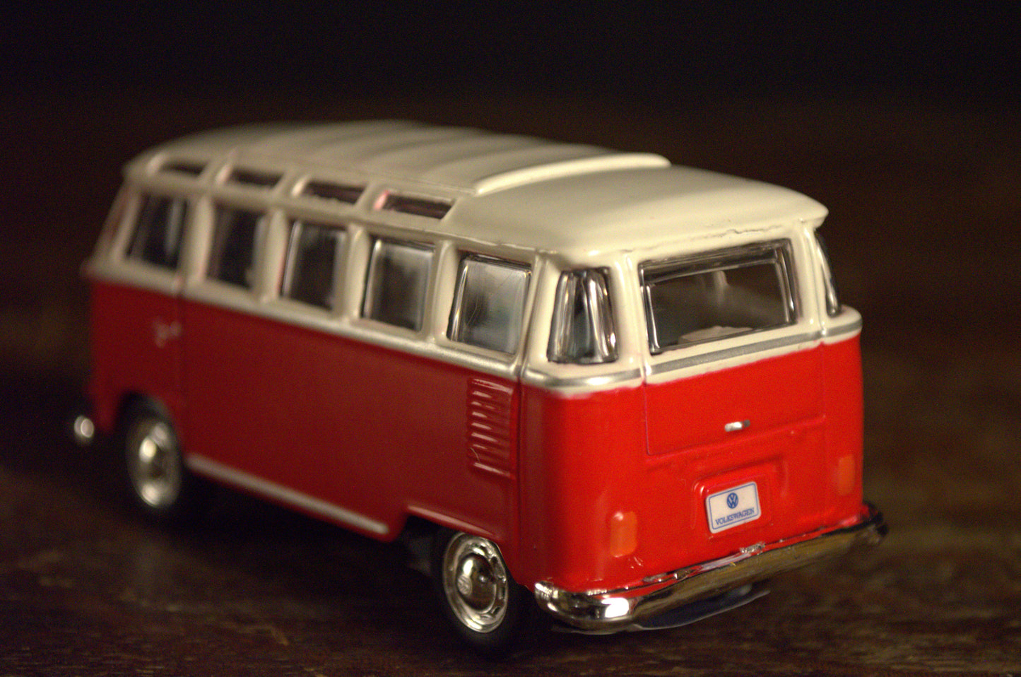 Red Volkswagen Van Samba Die Cast 1/40 Scale